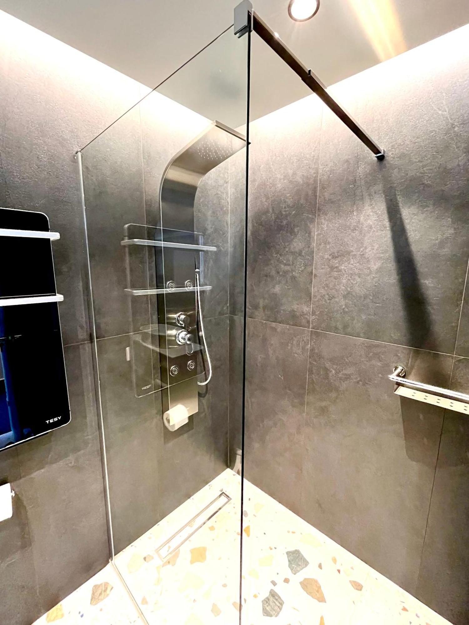 City Hill Luxury Apartments Янина Екстериор снимка