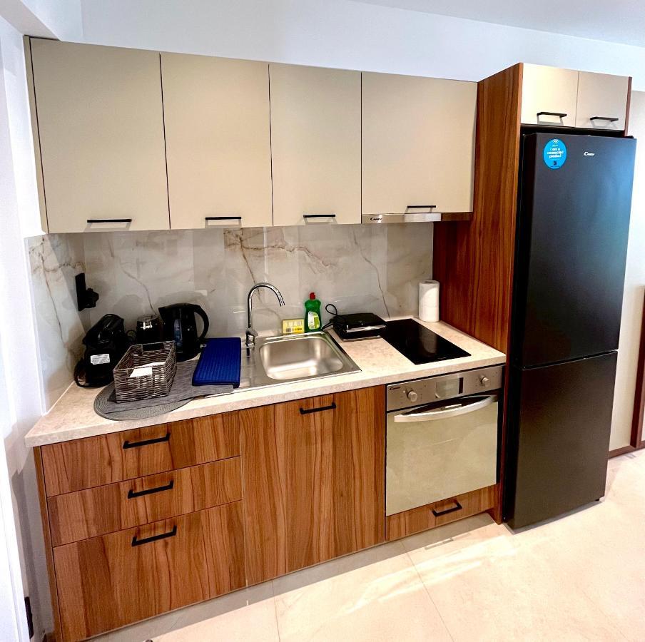 City Hill Luxury Apartments Янина Екстериор снимка