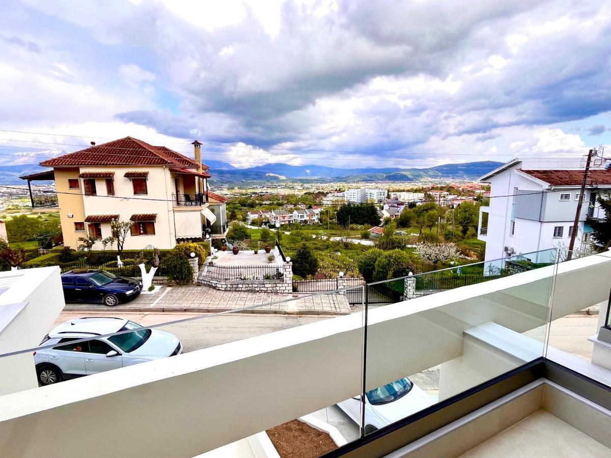 City Hill Luxury Apartments Янина Екстериор снимка