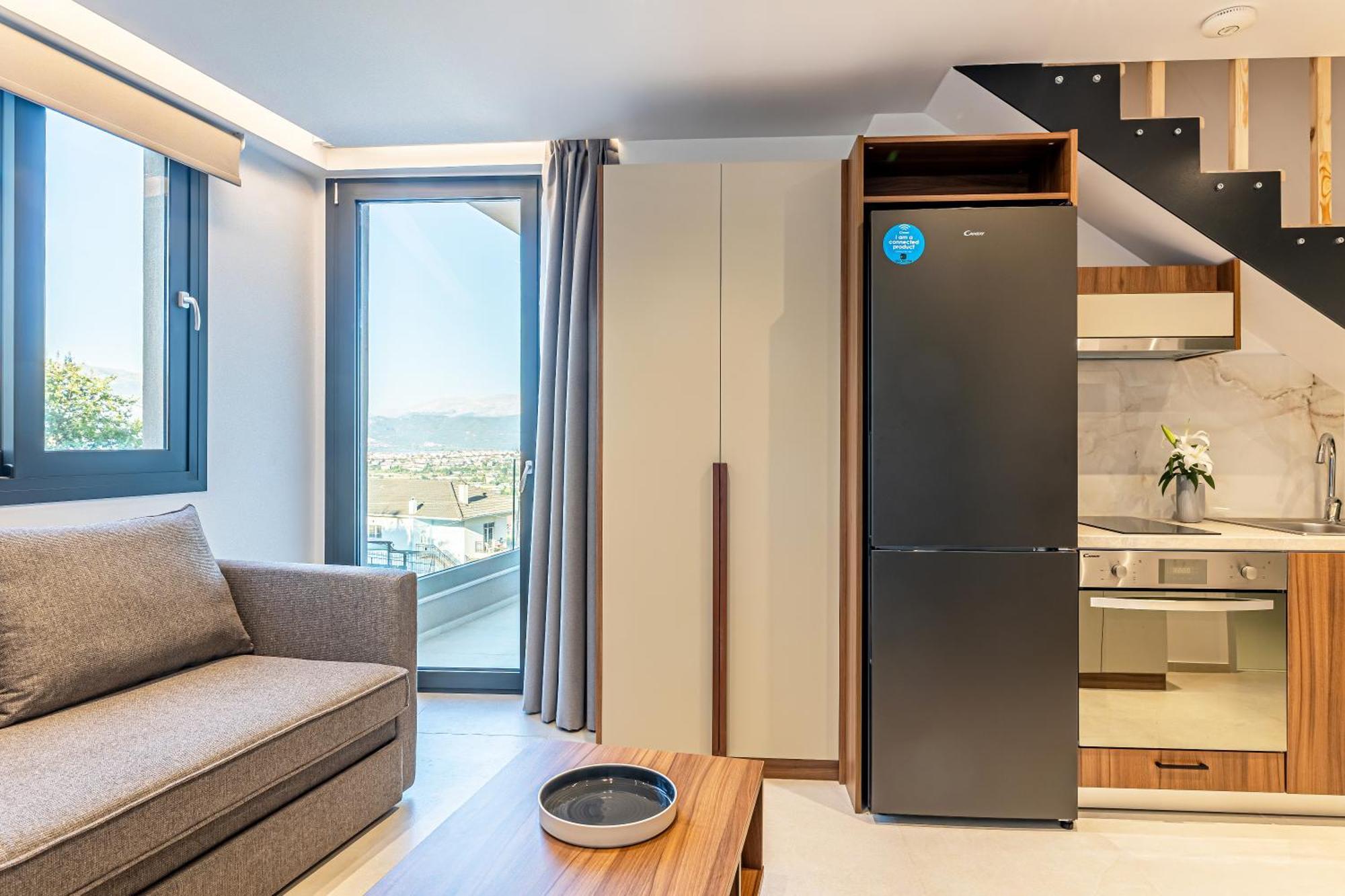 City Hill Luxury Apartments Янина Екстериор снимка
