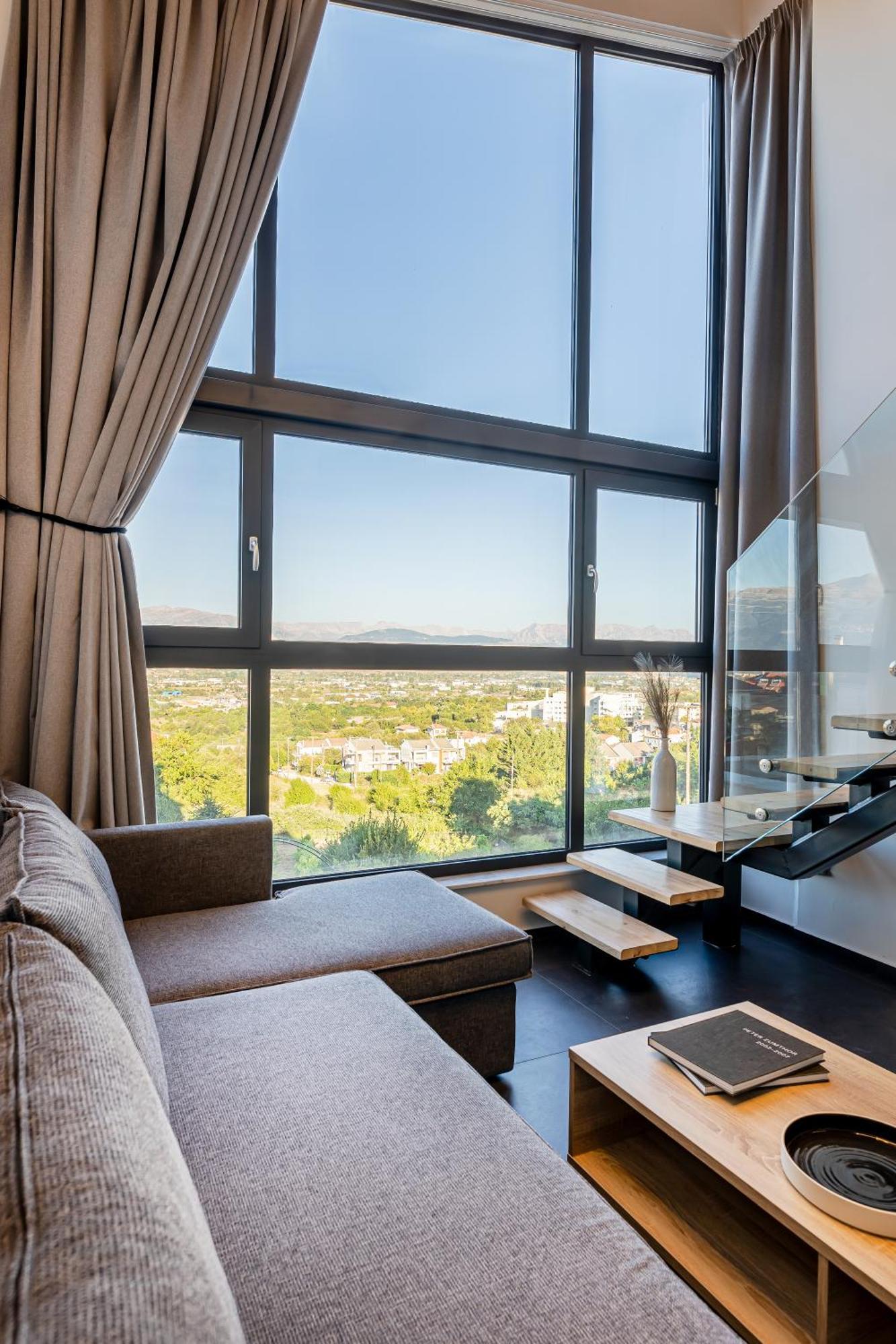 City Hill Luxury Apartments Янина Екстериор снимка