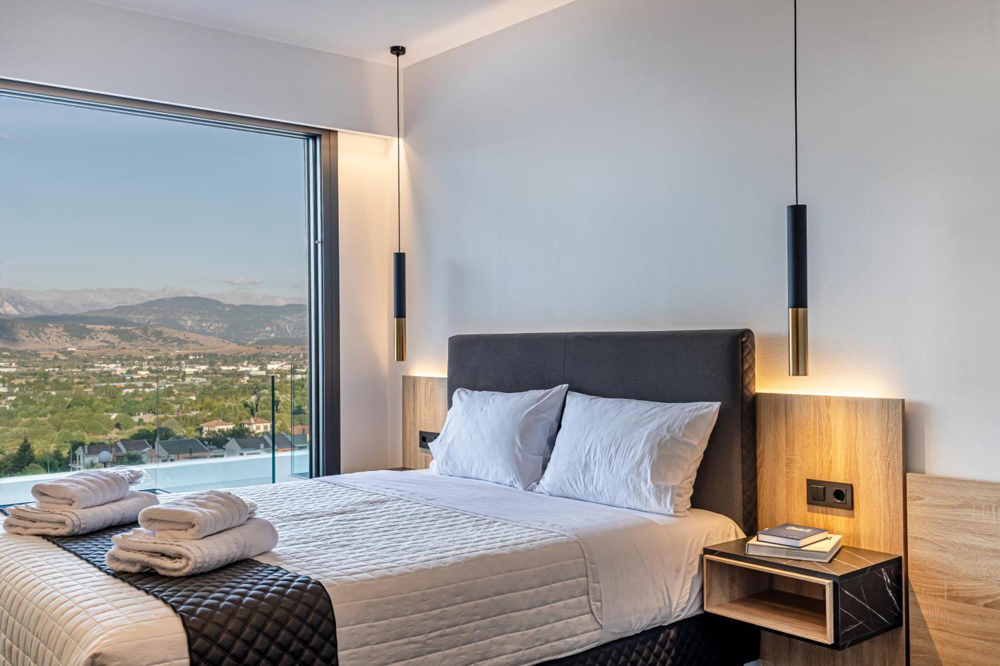 City Hill Luxury Apartments Янина Екстериор снимка