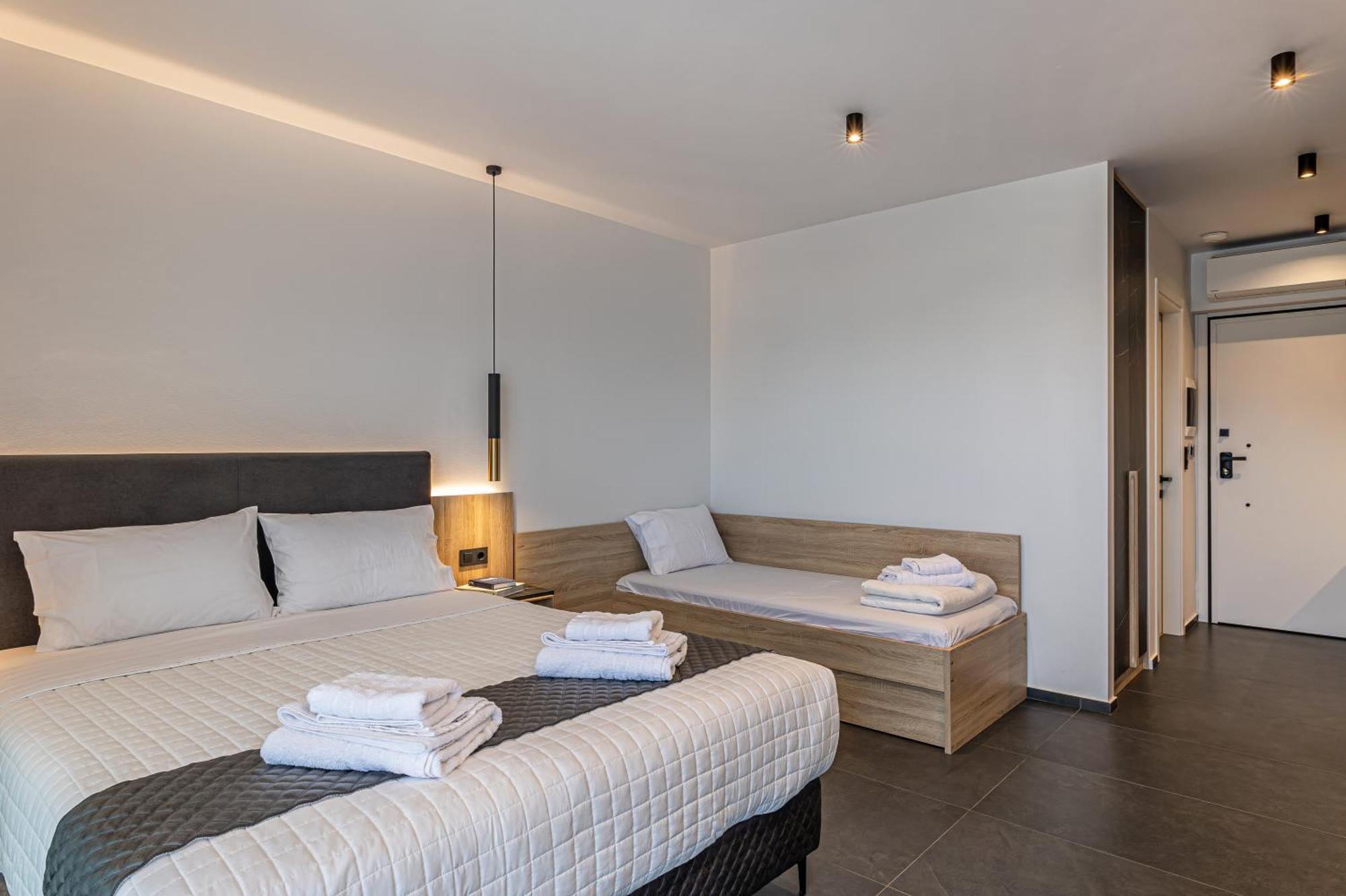 City Hill Luxury Apartments Янина Екстериор снимка